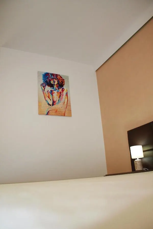 Studio Dristor - Foarte Curat Si Frumos Bukarest